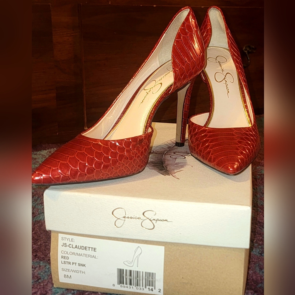 Beautiful Jessica Simpson Stilettos-8M Shiny Cherry Red